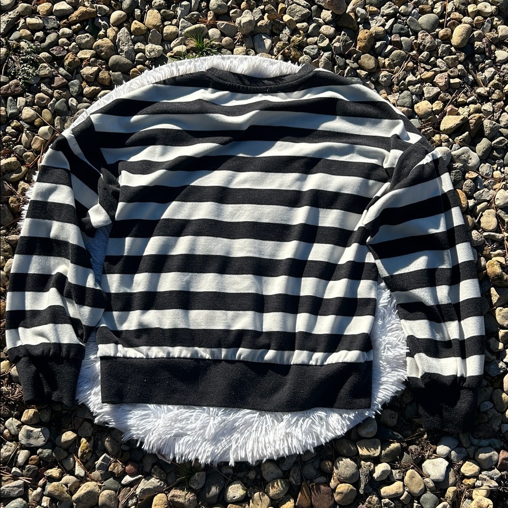 Evereve Crewneck Gray and Cream Striped Sweatshirt with Drop Sleeves Size Large - Picture 10 of 13